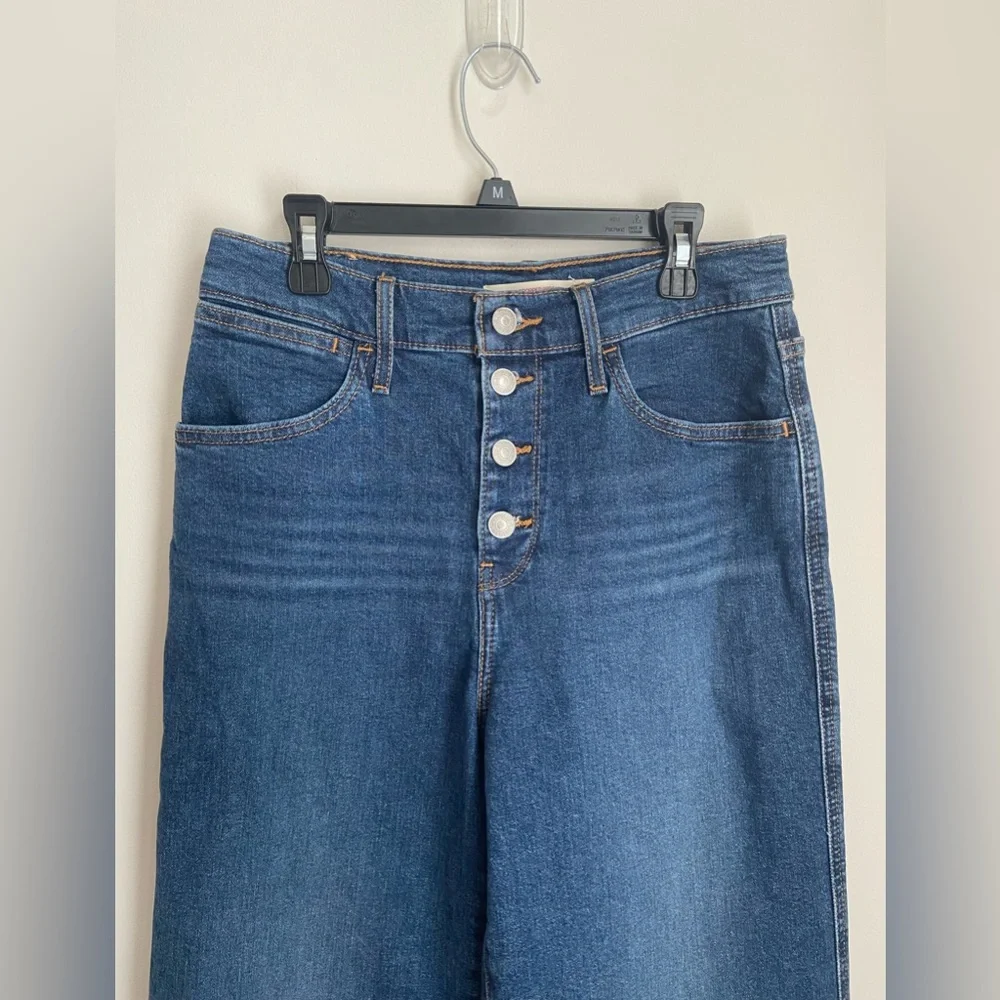 Levi’s Mile High Crop Denim (27) - Picture 6 of 10
